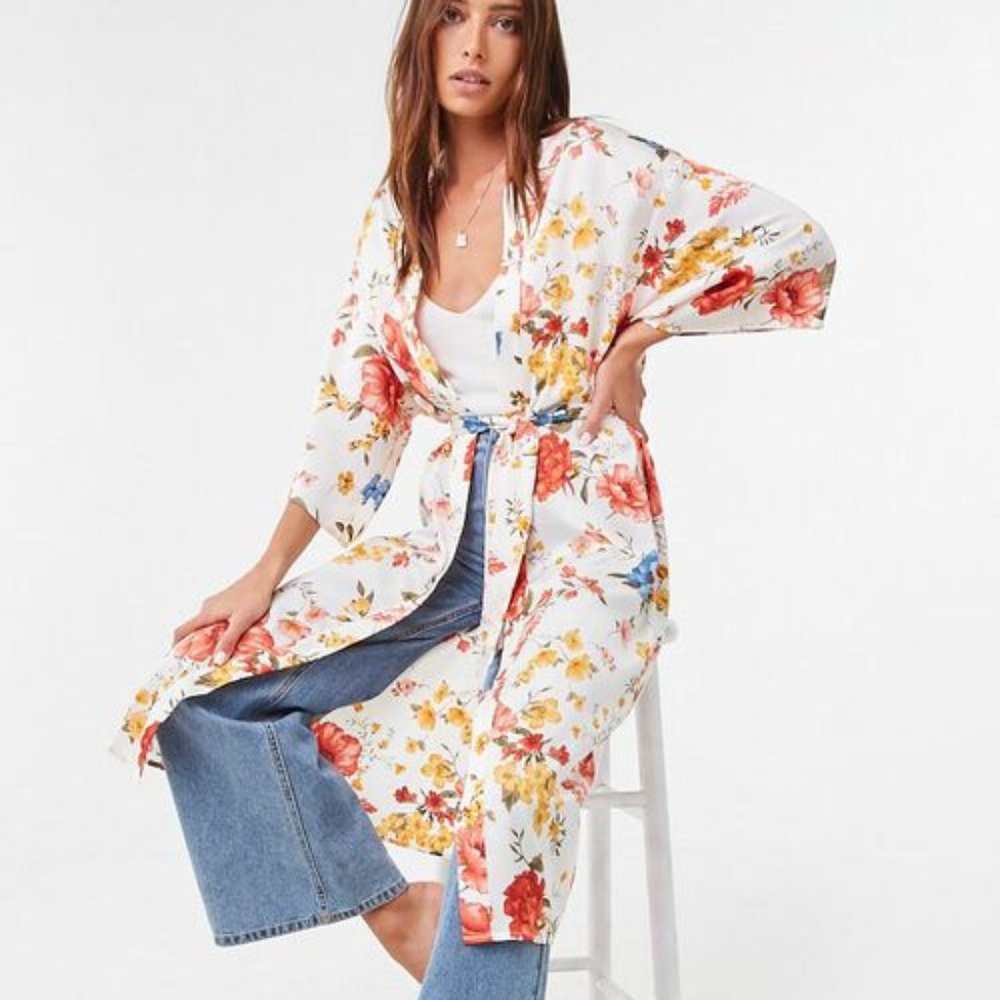 NWOT white satin Floral KIMONO robe silky long tie